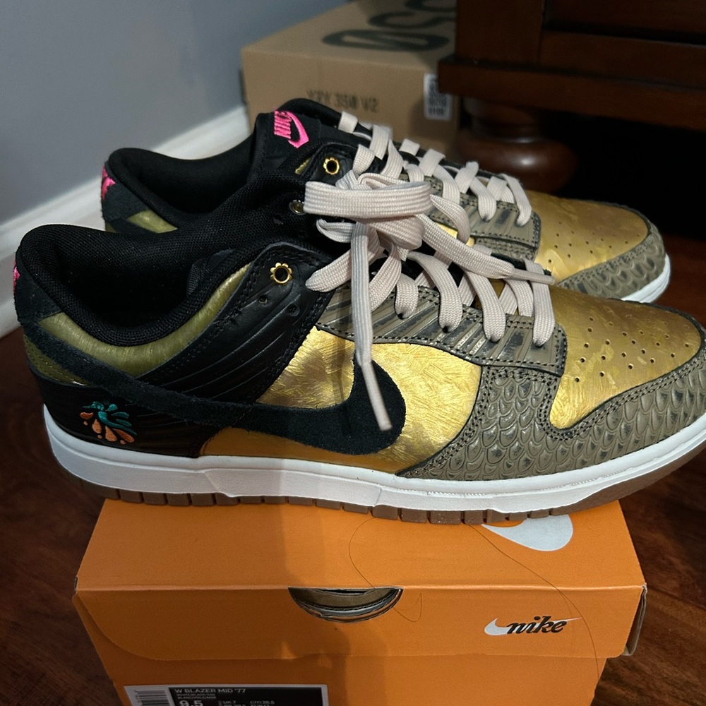 Nike W Blazer Mid 77 gold and black. Women’s  size 9.5